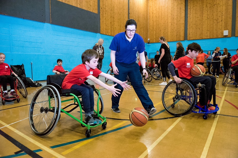 centralparasport2016wheelchairbasketballdribbling